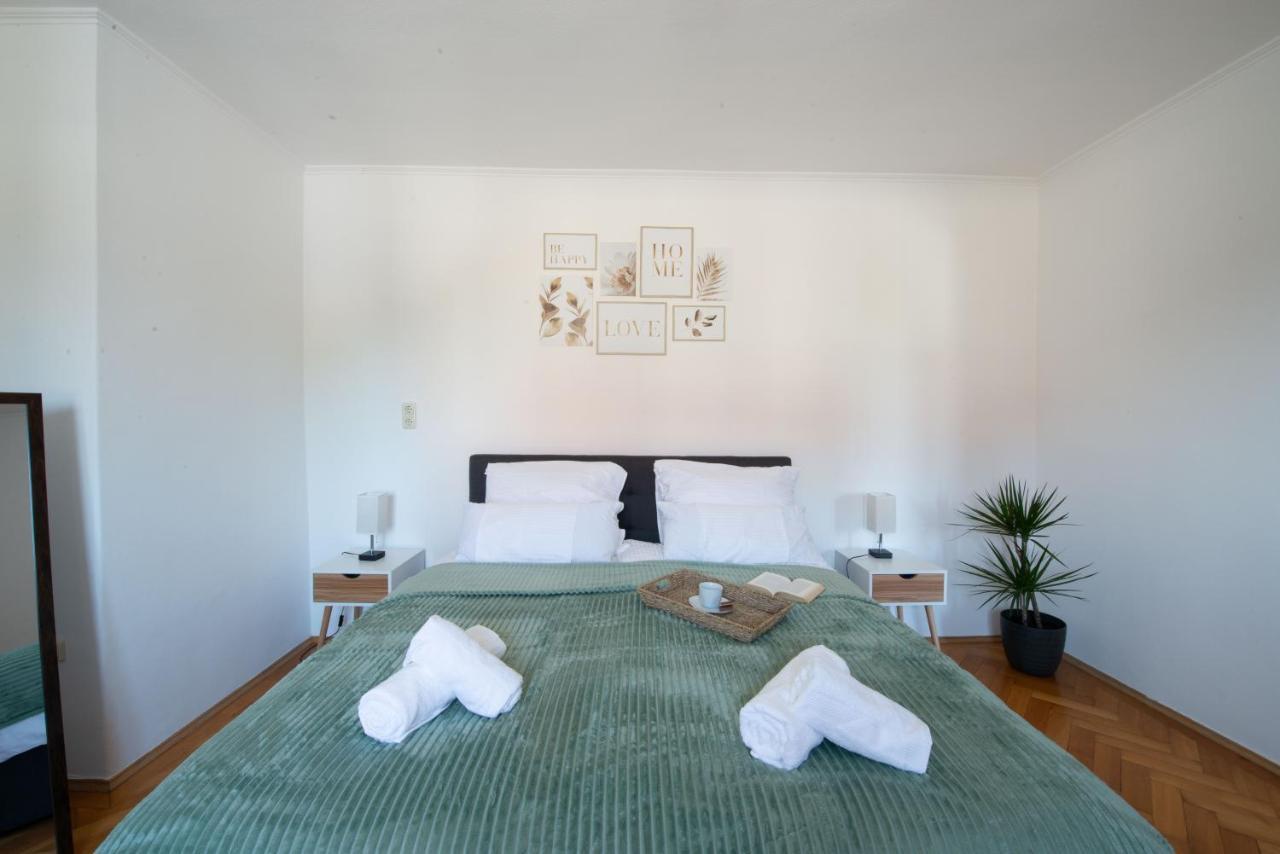 Bessa Homes 6 Personen 2 Schlafzimmer, 3 King Size, Betten, Balkon, Kueche Haag in Oberbayern Zewnętrze zdjęcie